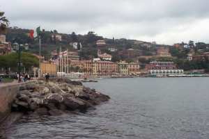 Xtrallusion photo gallery of Italy. Photos, pictures, images and photographs of the Italian Rivieras, the Italian Lakes, the Italian Alps, the Cinque Terre, the Amalfi coast and some of the most beautiful corners of Italy. Plus photos of Italian cities such as Pisa, Milan, Genoa and Rome.